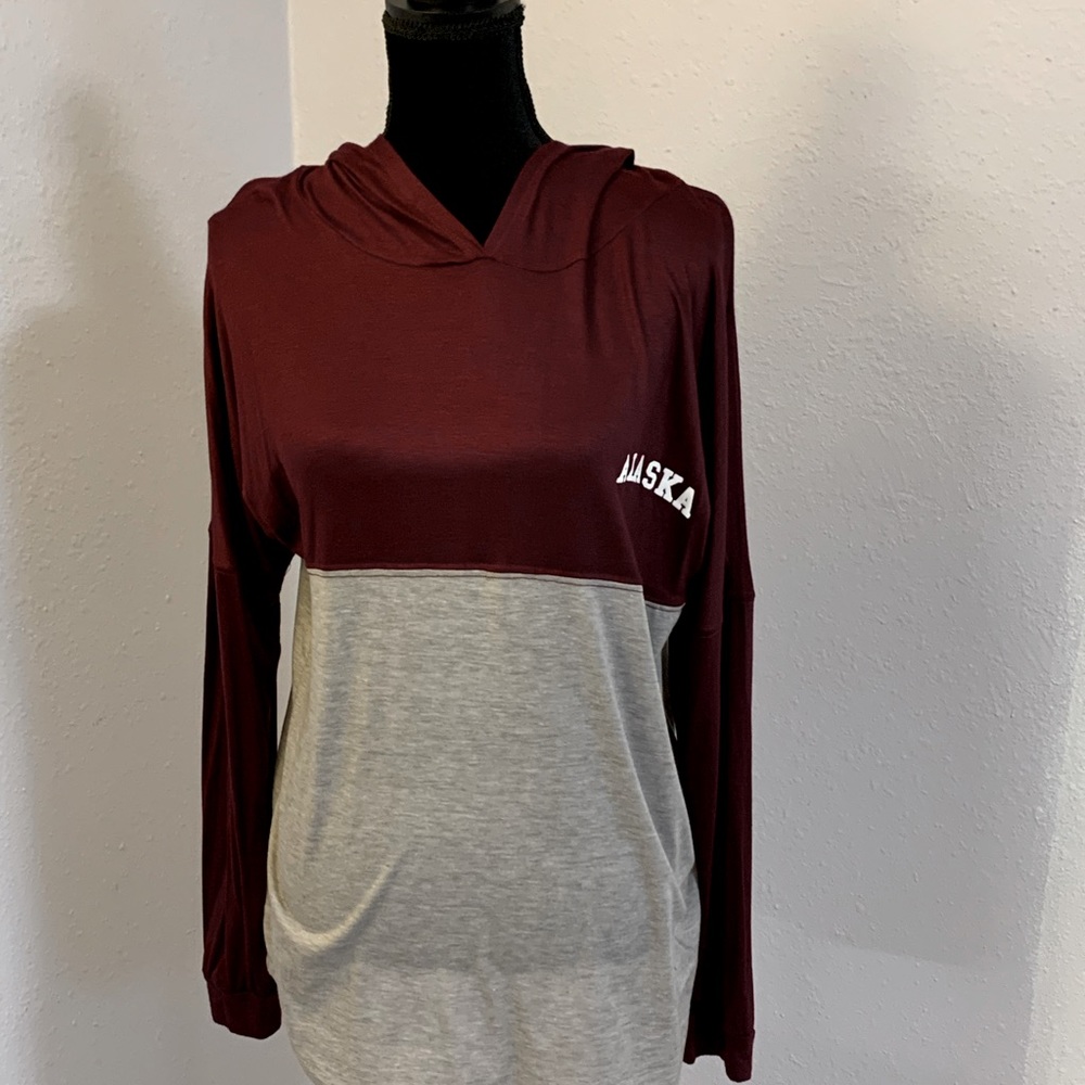 Alaska Knit hoodie, Long Sleeved, XL, NWT